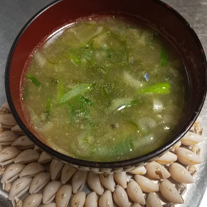 サバ缶の残り汁で めかぶとネギのお味噌汁 レシピ 作り方 By れあmix 楽天レシピ